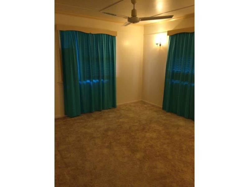 79 Main Street, Park Avenue QLD 4701
